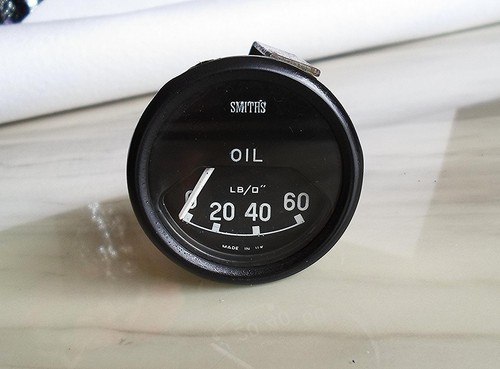 Smiths oil pressure gauge - oil,