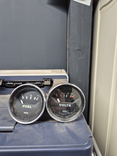 Smiths fuel gauge volts - fuel,
