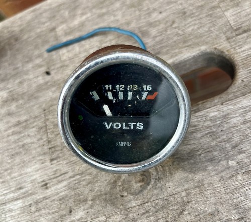 Classic car volts gauge jaguar - car,
